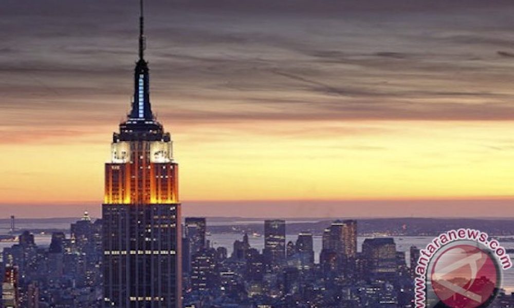 Empire State Building berlatar semburat petang hari, di New York. (nytimes)